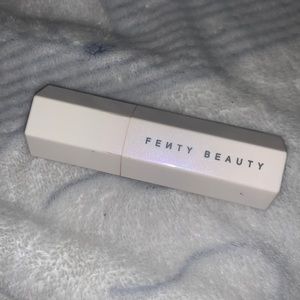 Fenty beauty contour and concealer brush